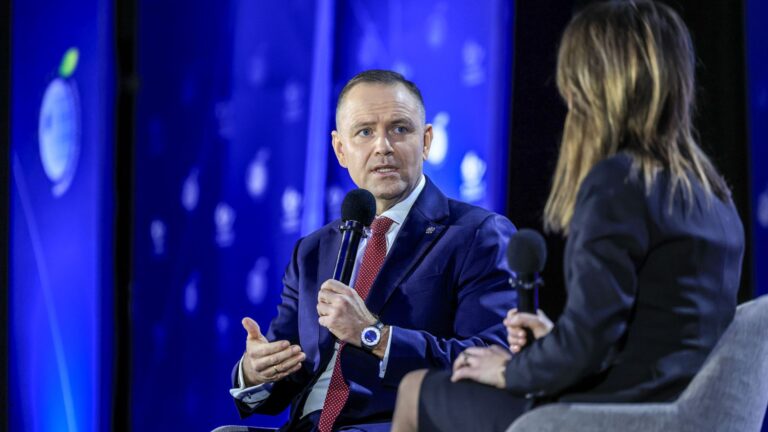 Prezydent Nawrocki krytykuje narrację rządu w sprawie SAFE