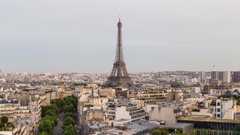 premier-francji-podal-sie-do-dymisji