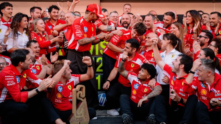 F1: Lewis Hamilton zwycięża po raz pierwszy w Ferrari f1-lewis-hamilton-zwycieza-po-raz-pierwszy-w-ferrari