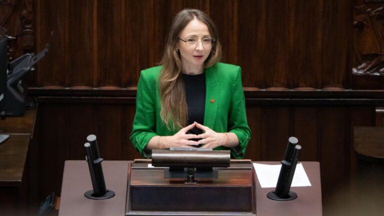 Sejm przyjął ustawę stażową po poprawkach Senatu – teraz czas na podpis Prezydenta