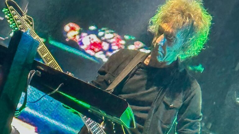 zmarl-czlonek-zespolu-the-cure-perry-bamonte